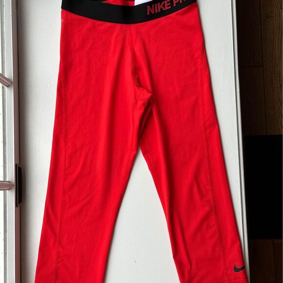 Nike Pro Capri II Women's Compression Tights - Fusion Red size Small - Picture 1 of 9